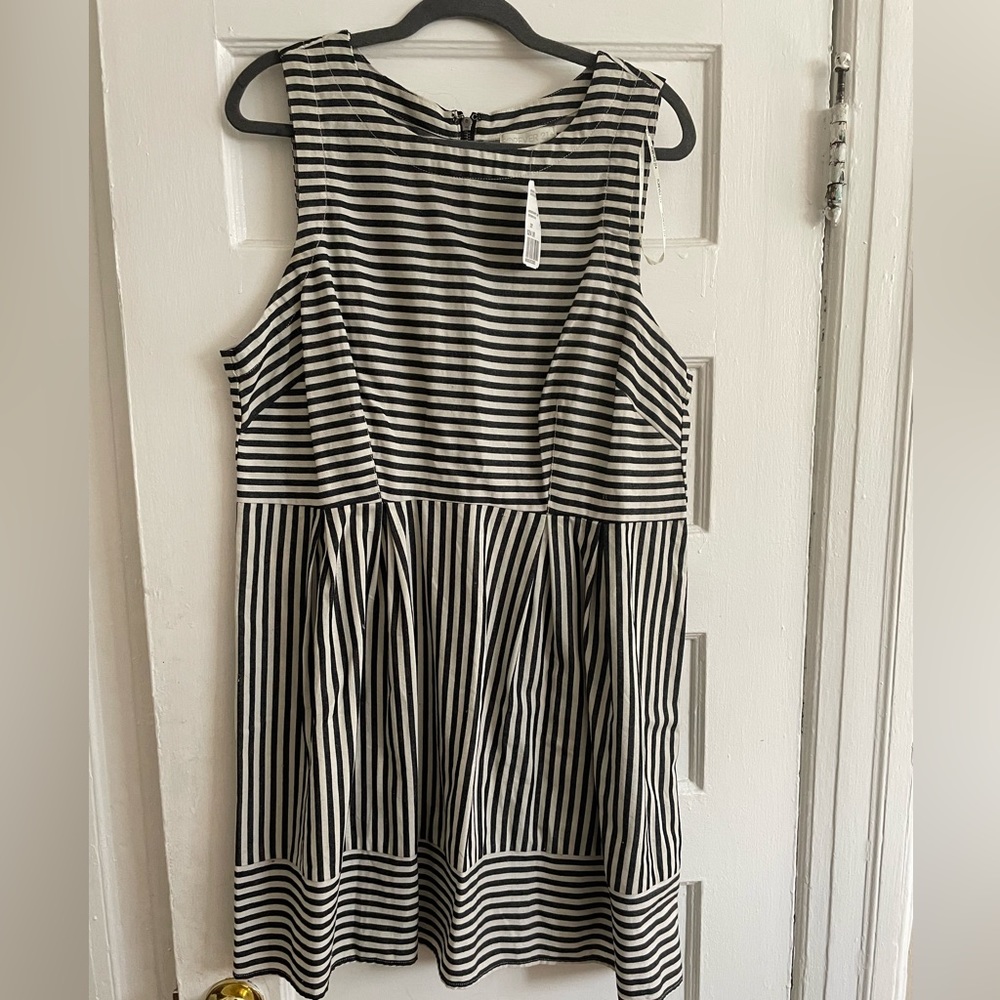 Black and cream striped dress 2X